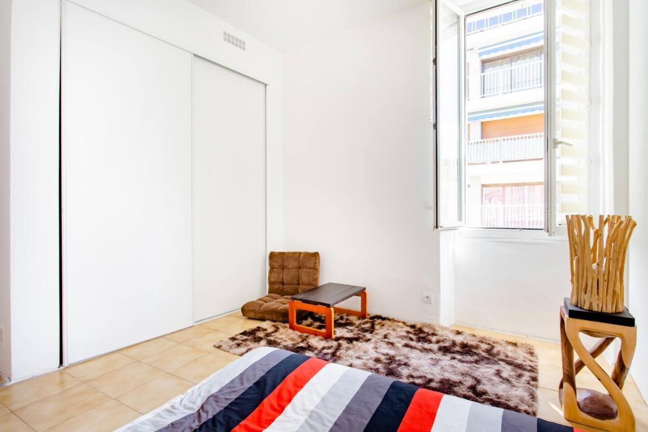 Room Rental In Apartment In Marsilya Dış mekan fotoğraf